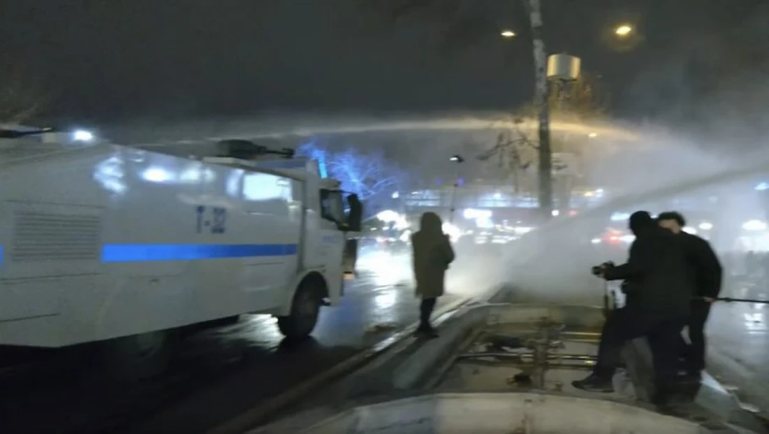 İstanbul'daki eylemlerde 323 kişi gözaltına alındı, 1 polis ve 1 bekçi yaralandı