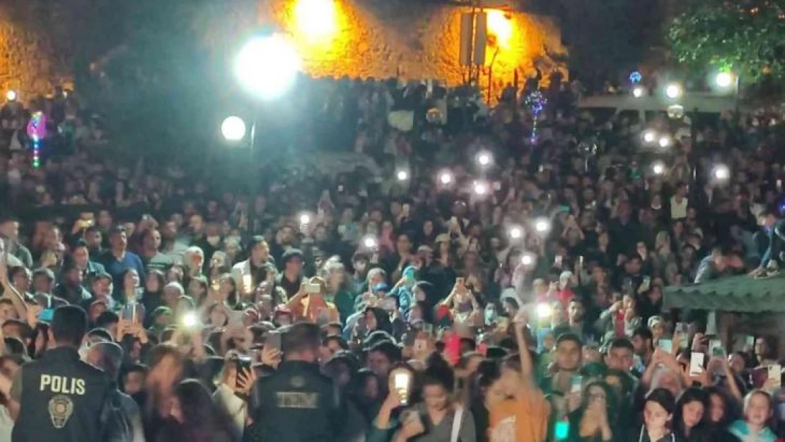 'Ardahan 19'uncu Ulusal Kültür ve Bal Festivali' konserle sona erdi