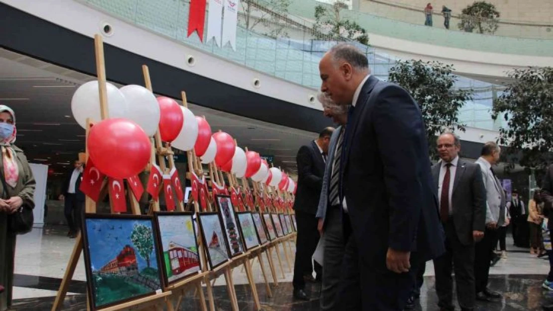 'Çocuk Gözünden Tren' isimli resim sergisi Ankara Tren Garı'nda ziyaretçilerini bekliyor