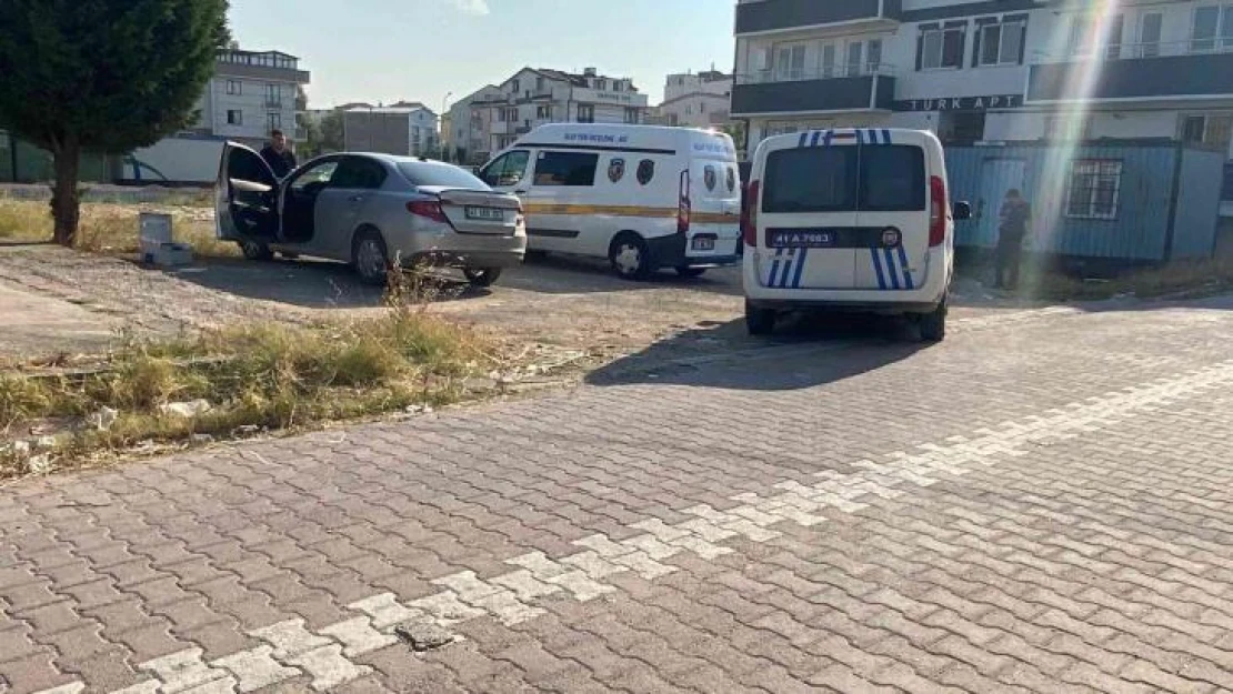 'Dur' ihtarına uymadı, polis memuruna çarpıp kaçtı