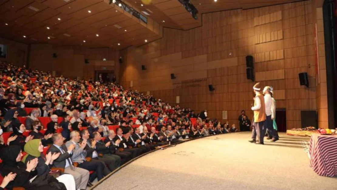 'Ziyafet Sofrası' Samsun'da sahnelendi