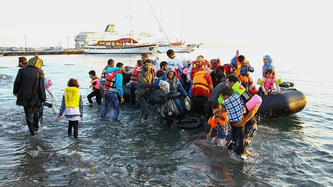 'Atina'da 400 bin kişilik göçmen kampları oluşturmamızı istiyorlar'