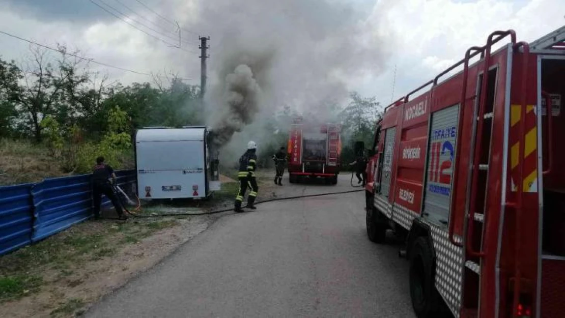 100 bin TL değerindeki karavan alev alev yandı