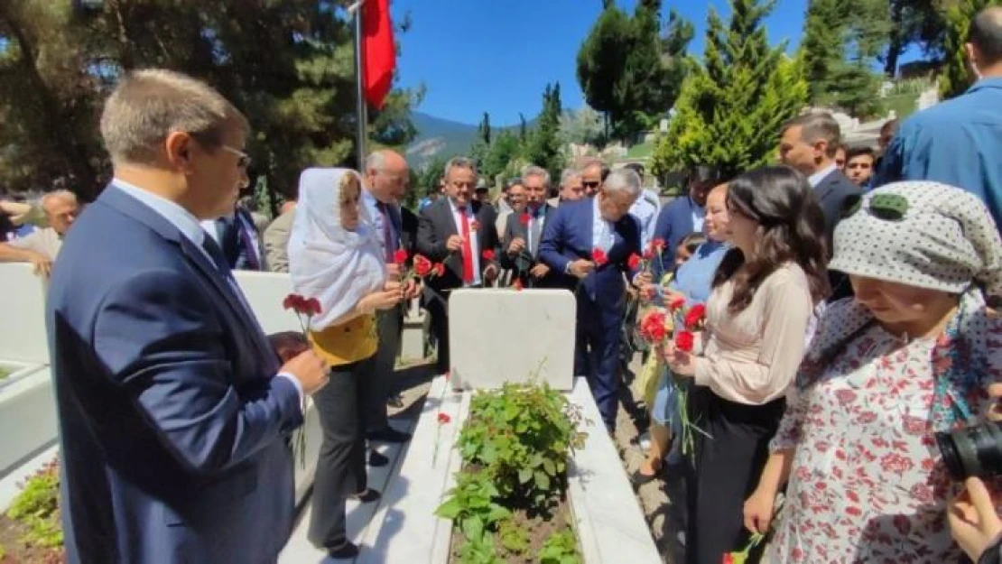 15 Temmuz Şehidi Arslan mezarı başında dualarla anıldı