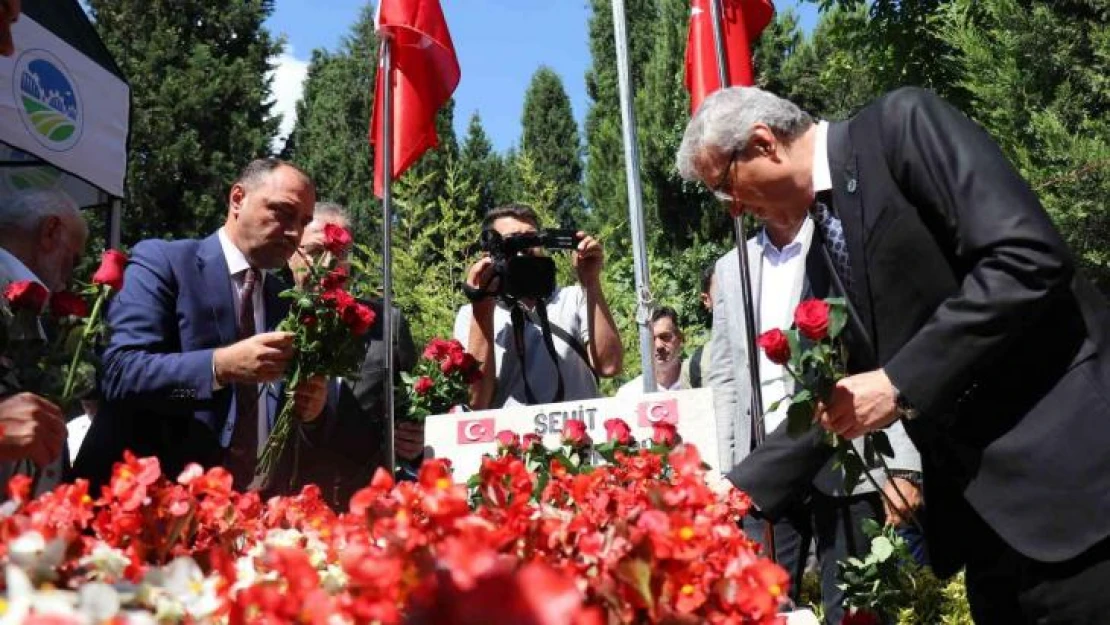 15 Temmuz şehidi Gökbayrak, mezarı başında anıldı