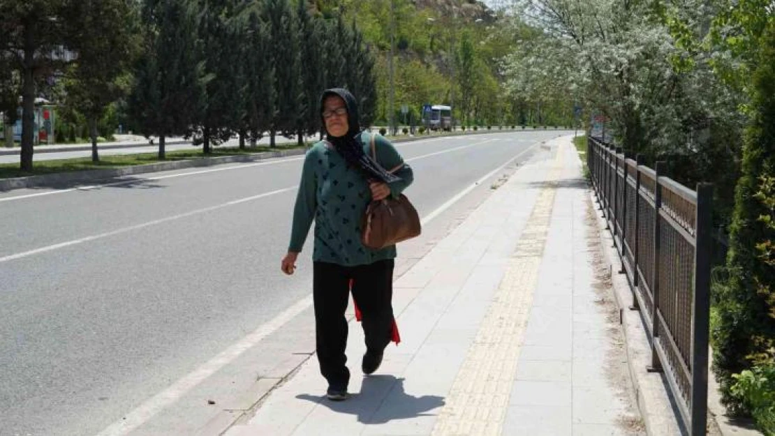 18 yıl çalıştığı villanın sahiplerinden hakkını alamadığını iddia eden kadın Ankara'ya yürüyecek