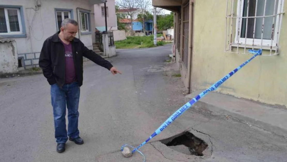 3 ayrı noktadaki yol çökmesi tedirgin ediyor