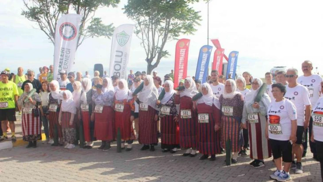 3. İnebolu İstiklal Yolu Şerife Bacı Yarı Maratonu koşusu yapıldı