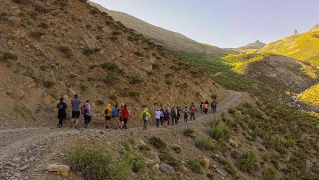 4 bin 116 rakımlı Cilo Dağı'na doğa yürüyüşü