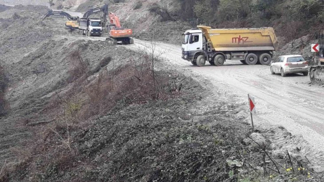 4 gündür kapalı olan Kastamonu-Çatalzeytin karayolunda çalışmalar sürüyor