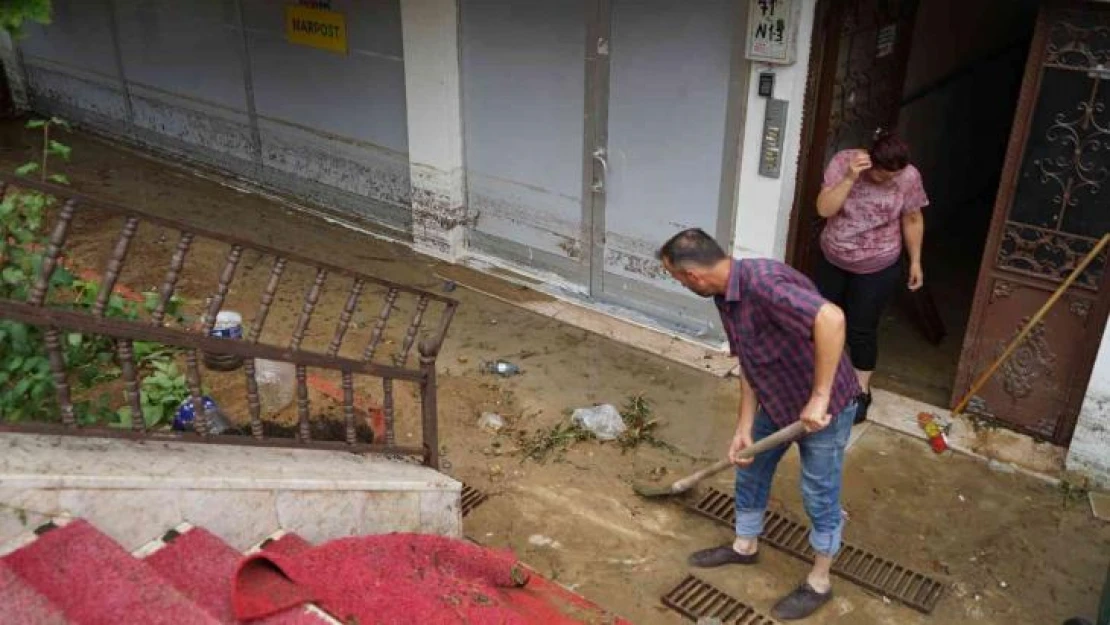 400'den fazla ev ve iş yerini su basmıştı, Kastamonu'da selin izleri siliniyor