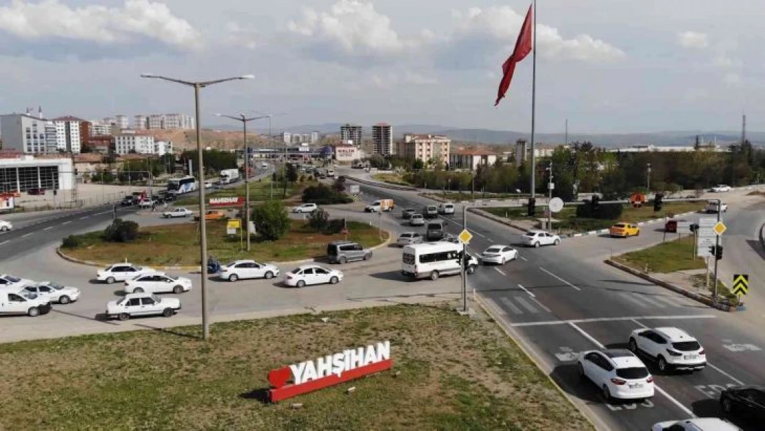 43 ilin geçiş güzergahında trafik yoğunluğu: Tatilciler yollara akın etti