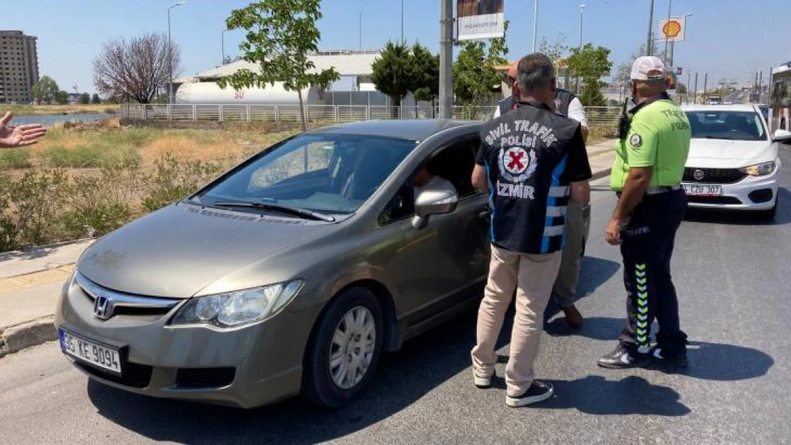 700 liraya Çeşme'ye götürecekti, sivil trafik ekiplerine kıskıvrak yakalandı