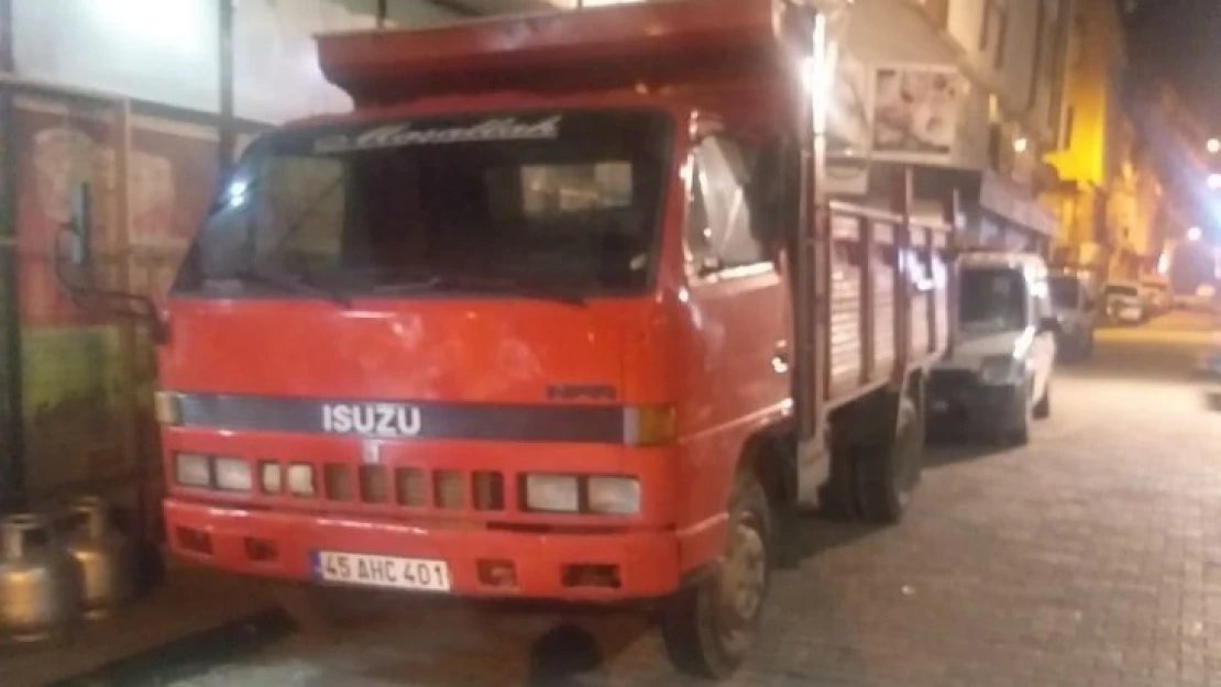 8 araca çarpıp kaçtı, polisten kaçamadı