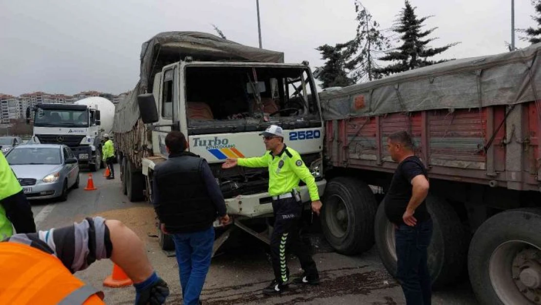 8 aracın karıştığı zincirleme kazada 12 yaşındaki çocuk yaralandı