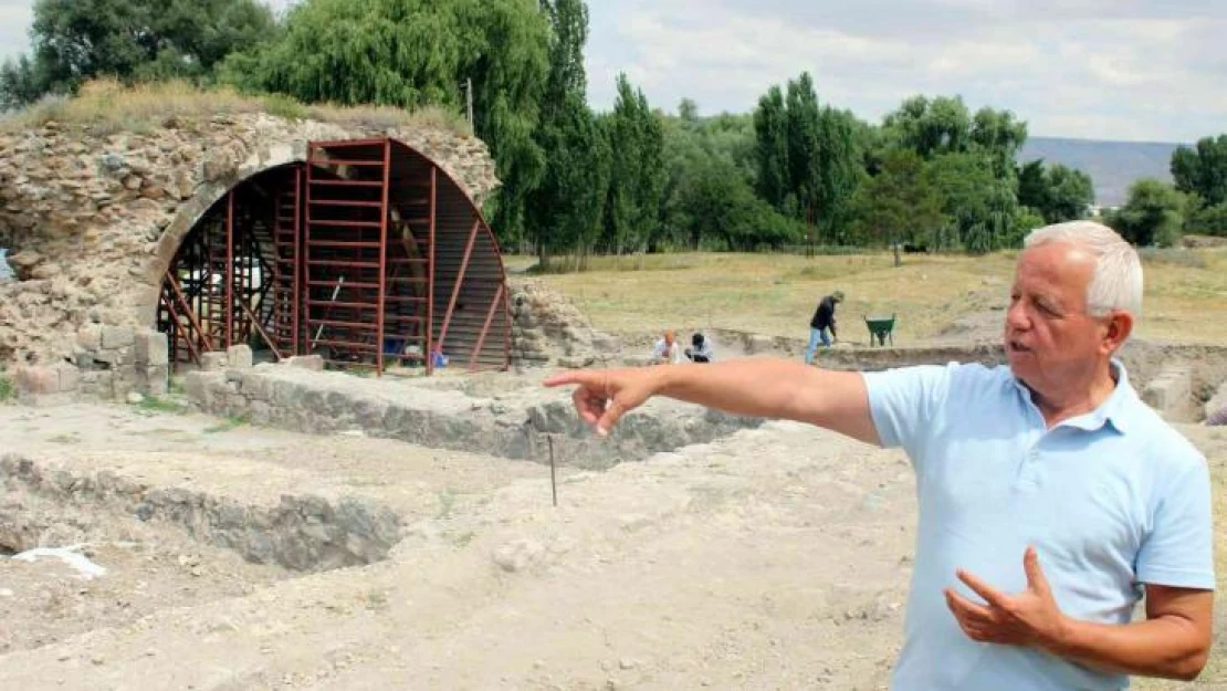 800 yıllık Selçuklu Sarayı'ndaki kazılarda yeni mekanlar ortaya çıkmaya başladı