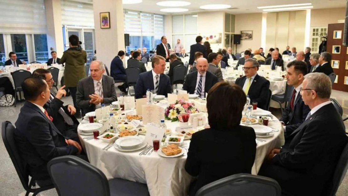 ABB Başkanı Yavaş, 85 ülkenin büyükelçi ve misyon şefleri ile iftarda bir araya geldi