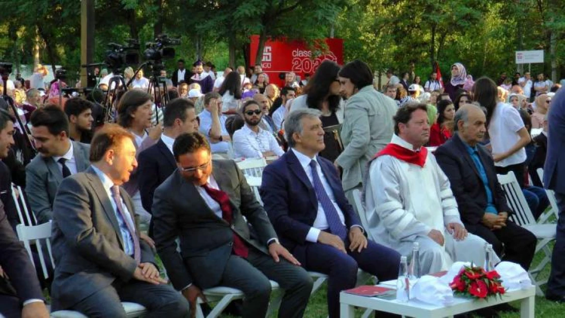 Abdullah Gül Üniversitesi 5. mezunlarını verdi