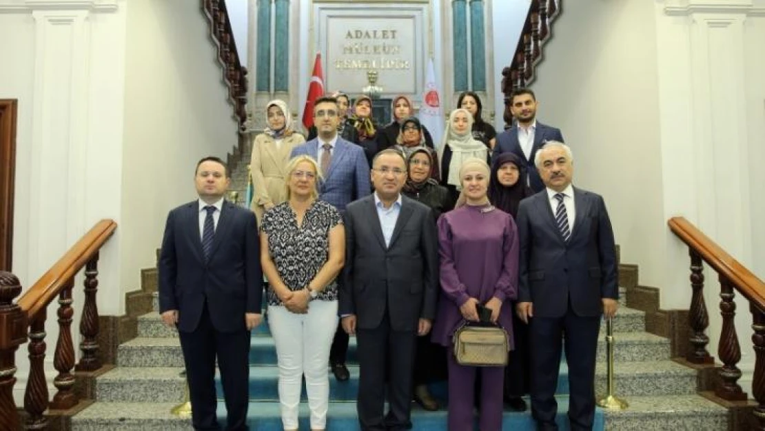 Adalet Bakanı Bozdağ, anneleri kabul etti