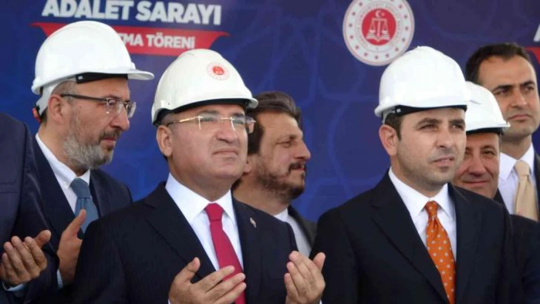 Adalet Bakanlığı bin 500 hakim ve savcı alacak