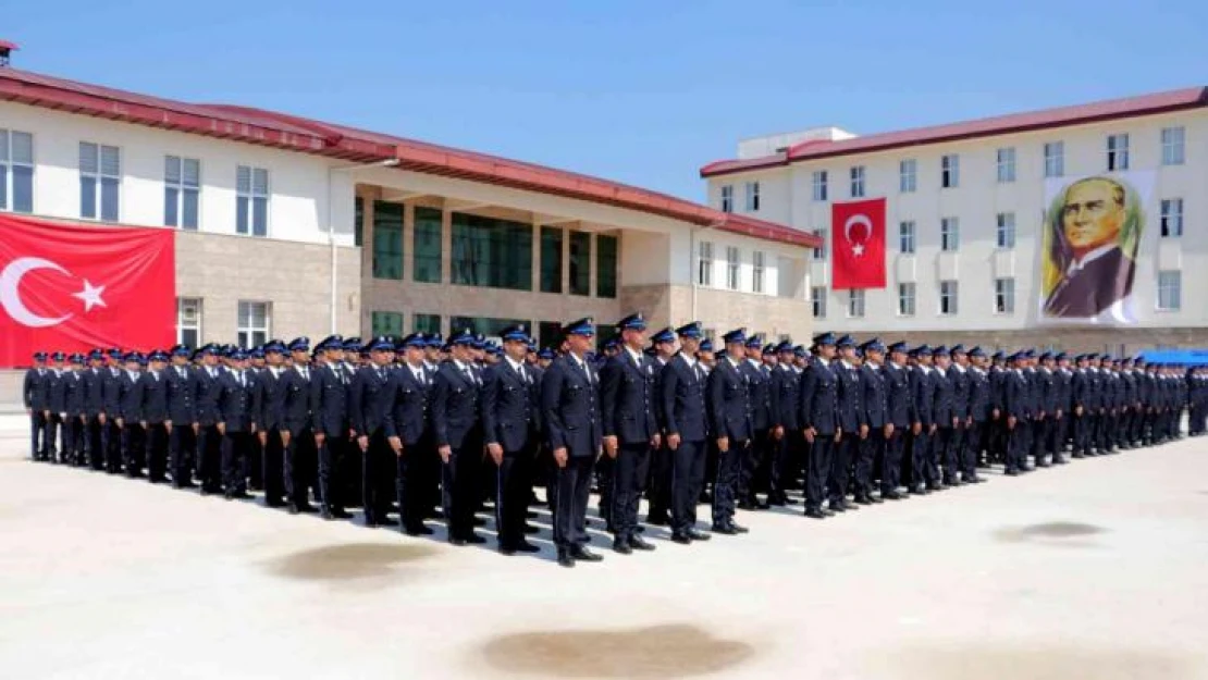 Adana'da 602 polis adayı mezun oldu