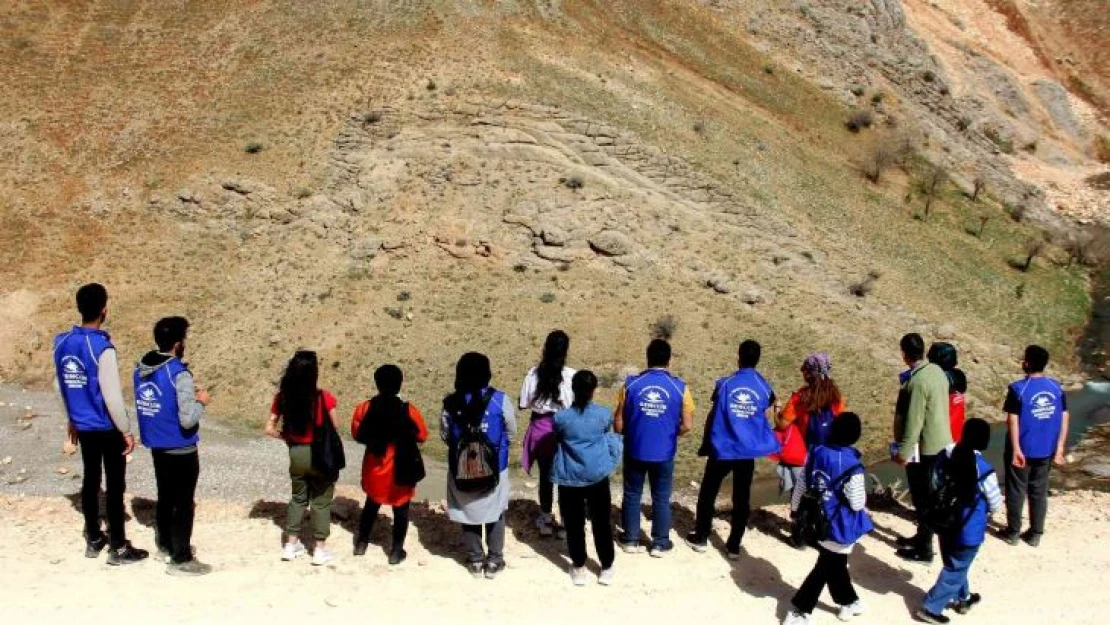 Adıyaman'da Dinazor Tepesi büyük ilgi çekiyor