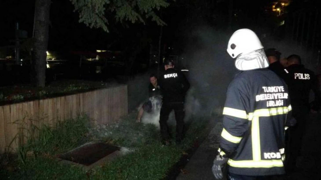 Adliye binasının önünde üzerine benzin döküp kendini yakmaya kalktı