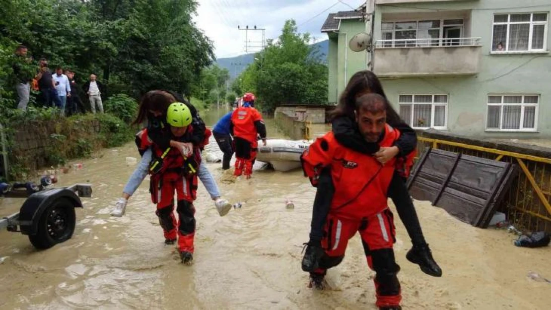 AFAD, Batı Karadeniz'de meydana gelen aşırı yağışlardaki son durumu açıkladı