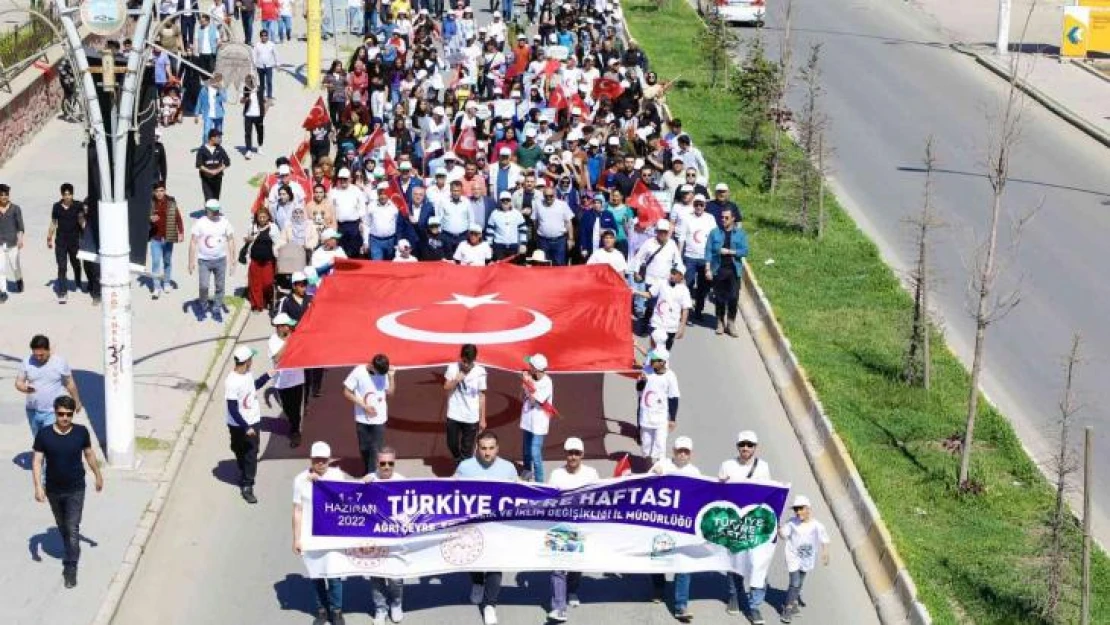 Ağrı'da 'Sıfır Atık' parolasıyla '81 İlde 81 Milyar Adım Çevre Yürüyüşü' düzenlendi