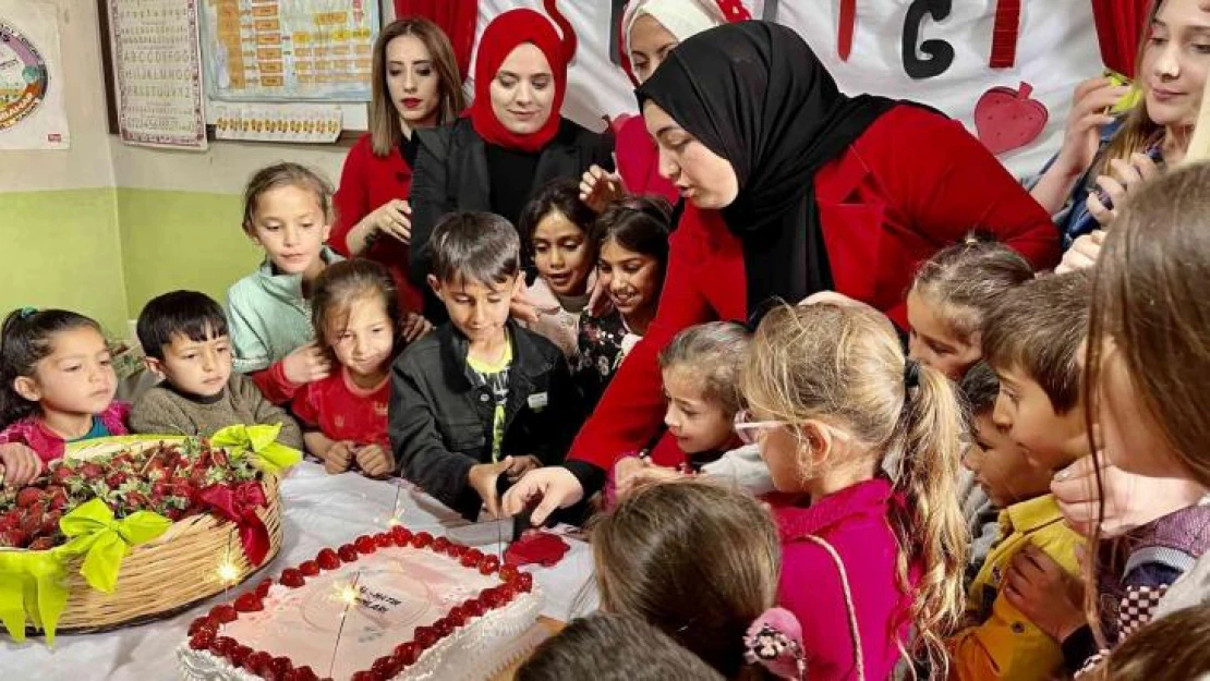 Ağrılı çocuklar, Çilek Şenliği ile doyasıya eğlendi