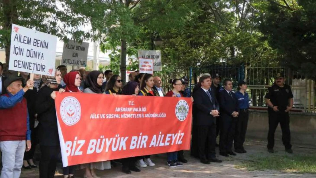 Aile Haftası'nda 'Biz büyük bir aileyiz' yürüyüşü