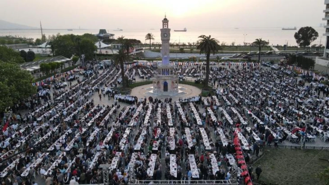 AK Parti İzmir'den 20 bin kişilik iftar