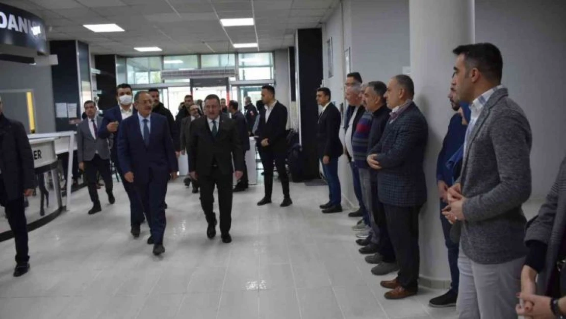 AK Parti, MYK'da alınan karar sonrası belediye ziyaretlerine başladı