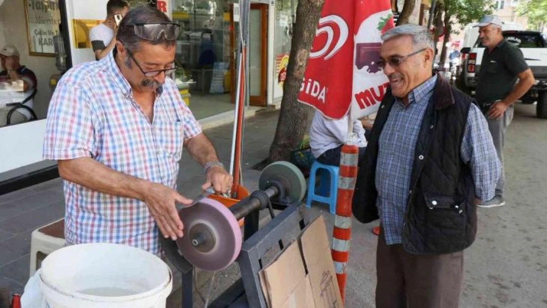 Aksaray'da bıçakçıların kurban mesaisi başladı