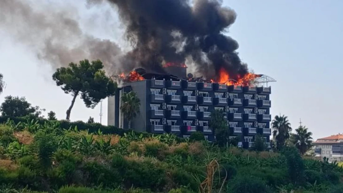 Alanya'da korkutan otel yangını