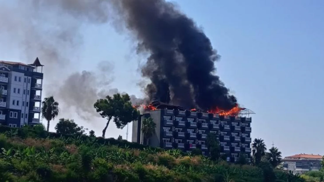 Alanya'da korkutan otel yangını söndürüldü