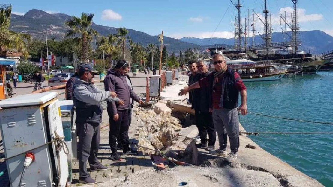 Alanya'da teknecilerin 'çöken iskele' isyanı