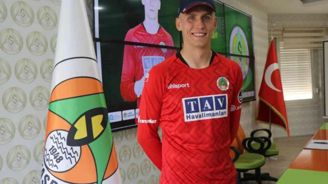 Alanyaspor, Arsenal'dan Runarsson'u kiraladı