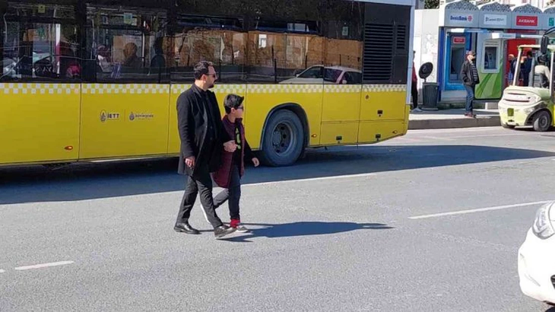 Alibeyköy'de tramvaya ulaşmak isteyen vatandaşların zorlu imtihanı