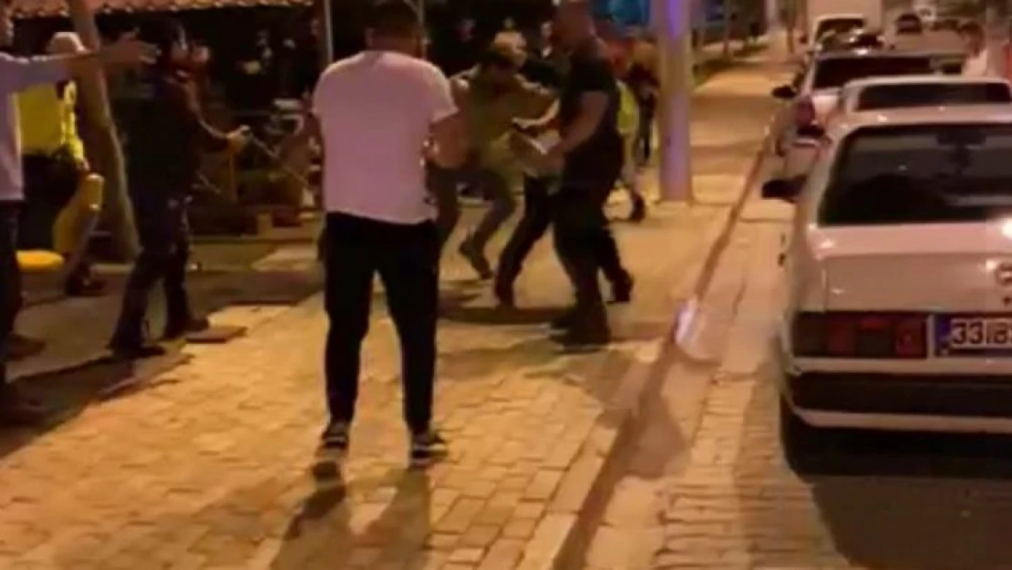 Alkollü oldukları iddia edilen 3 kişi polisleri darp etti