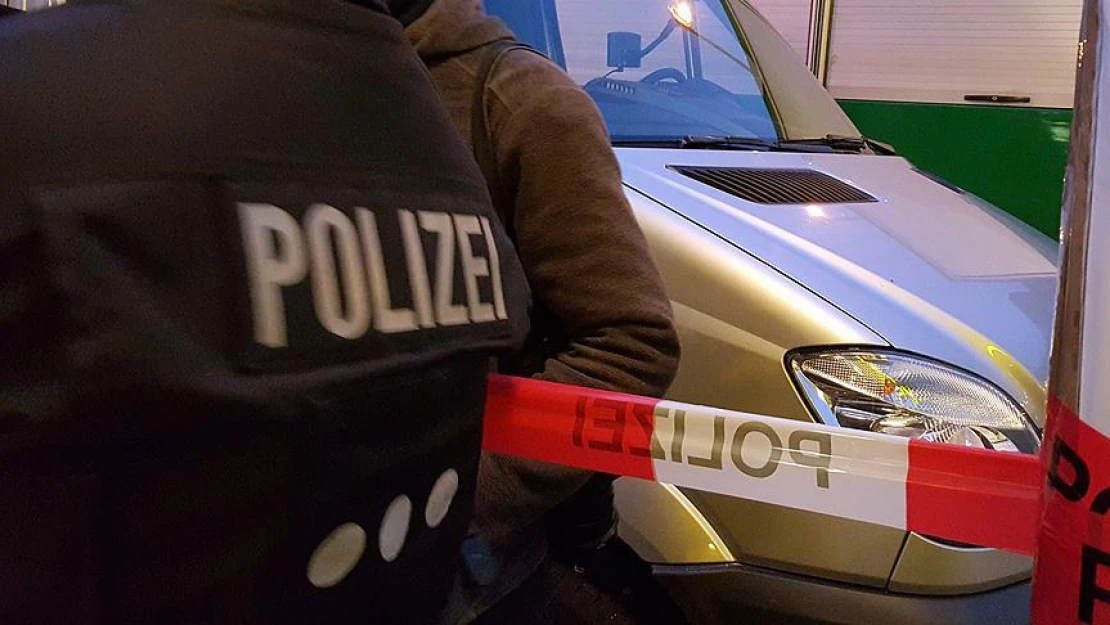 Almanya'da silah ticareti yapan bir kişiye gözaltı