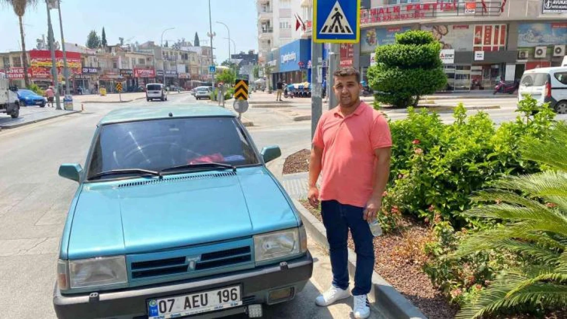 Altın ve para bulamayınca çaldığı otomobili bırakıp kaçtı