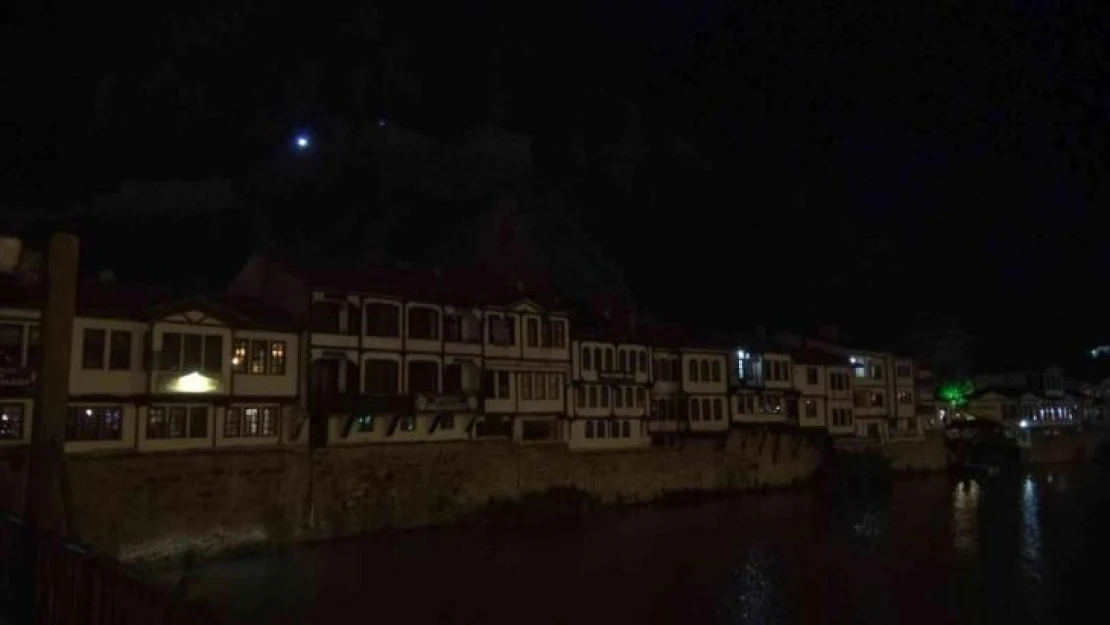 Amasya'da Kızlar Sarayı'nda çıkan yangın söndürüldü