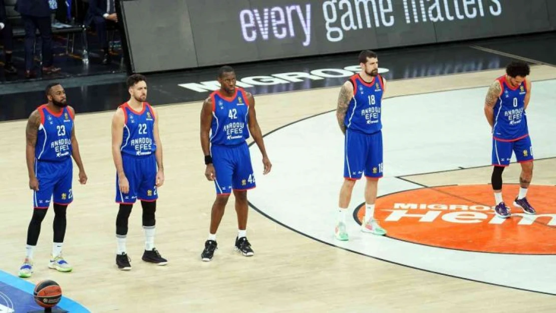 Anadolu Efes, Milano deplasmanında