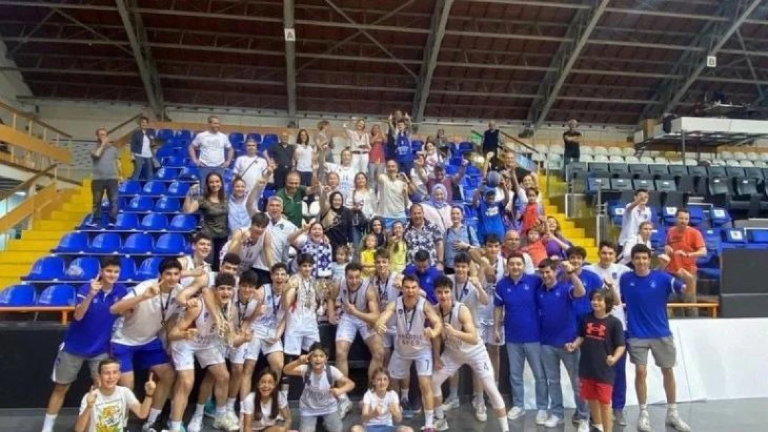 Anadolu Efes, U16 Türkiye Şampiyonu oldu