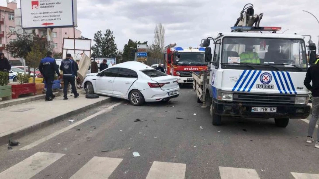 Ankara'da tır ile otomobil çarpıştı: 4 yaralı