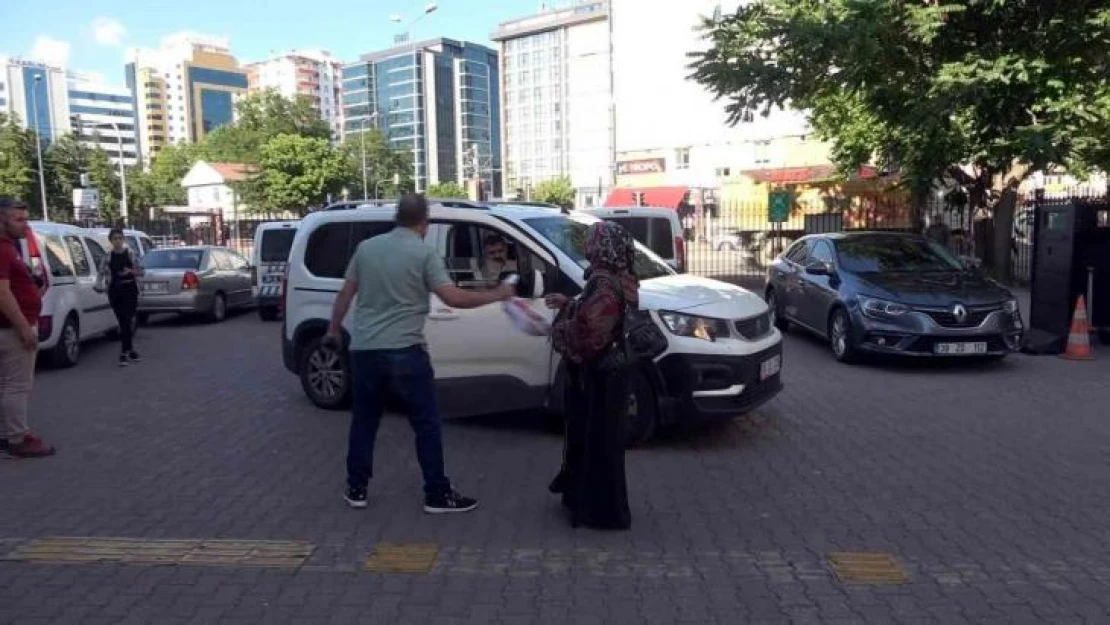 Anne yüreği dayanamadı, cezaevine giden oğluna döner getirdi