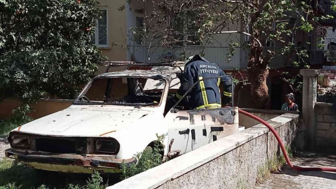 Antalya'da araç yangını