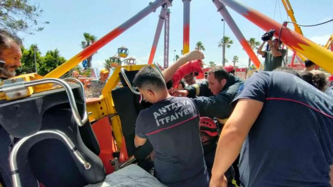 Antalya'da lunaparkta salıncak platformdan çıktı, 3 çocuk yaralandı