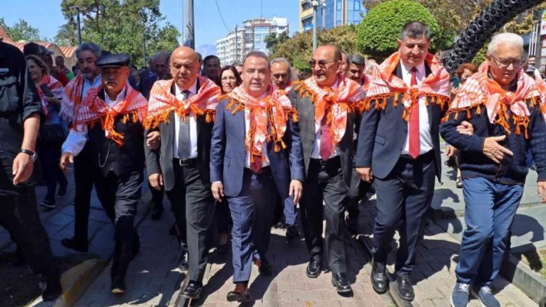 Antalya'da Uluslararası Antalya Yörük Türkmen Festivali yörük göçü ile başladı